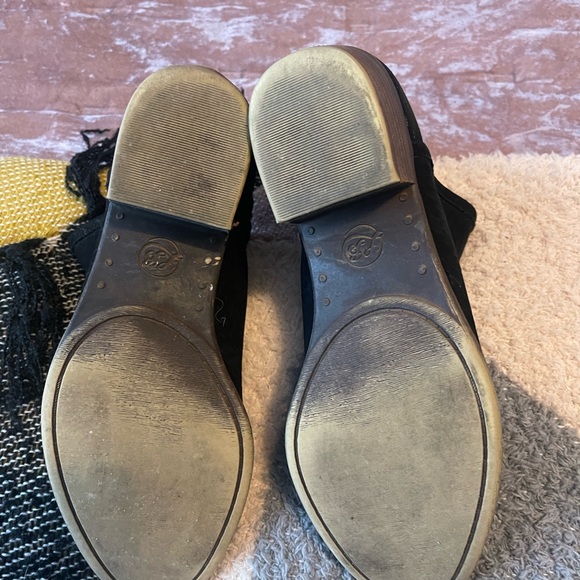 Lucky brand suede material booties - Picture 3 of 3